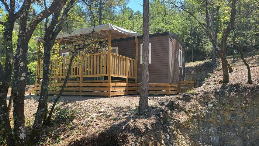 Location de vacances pour 6 personnes, avec jardin ainsi que vue et piscine, animaux acceptés à Monoblet - 3