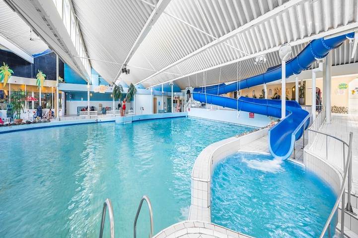 Huisje aan zee voor 4 personen, with zwembad and tuin as well as sauna in Kamperland