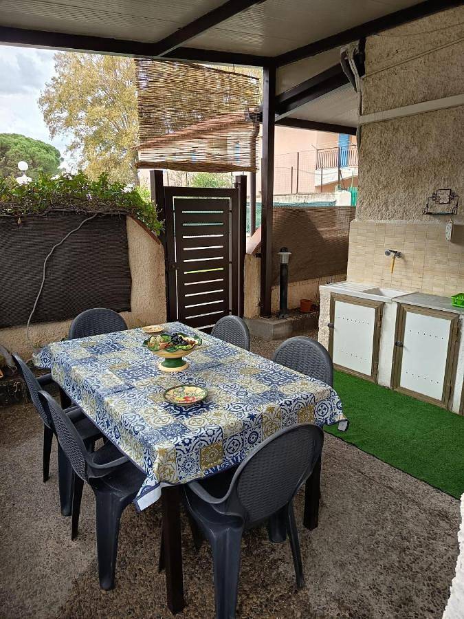 Gîte pour 4 personnes, avec terrasse et vue, animaux acceptés à Agnone Bagni - 3