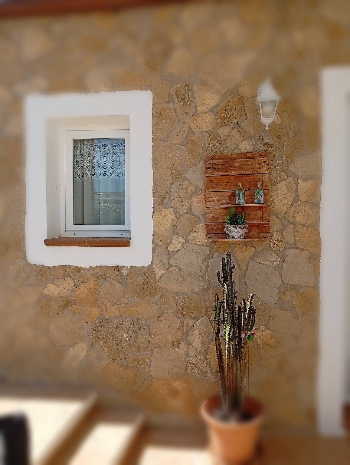 Vakantiehuis 'Susana' met privézwembad, privéterras en Wi-Fi in Es Canar, Santa Eulària des Riu