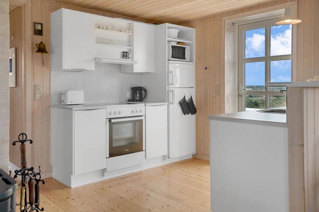 Reetdachhaus mit imposanten Blick über Dünen-und Heidelandschaft in Henne, Varde