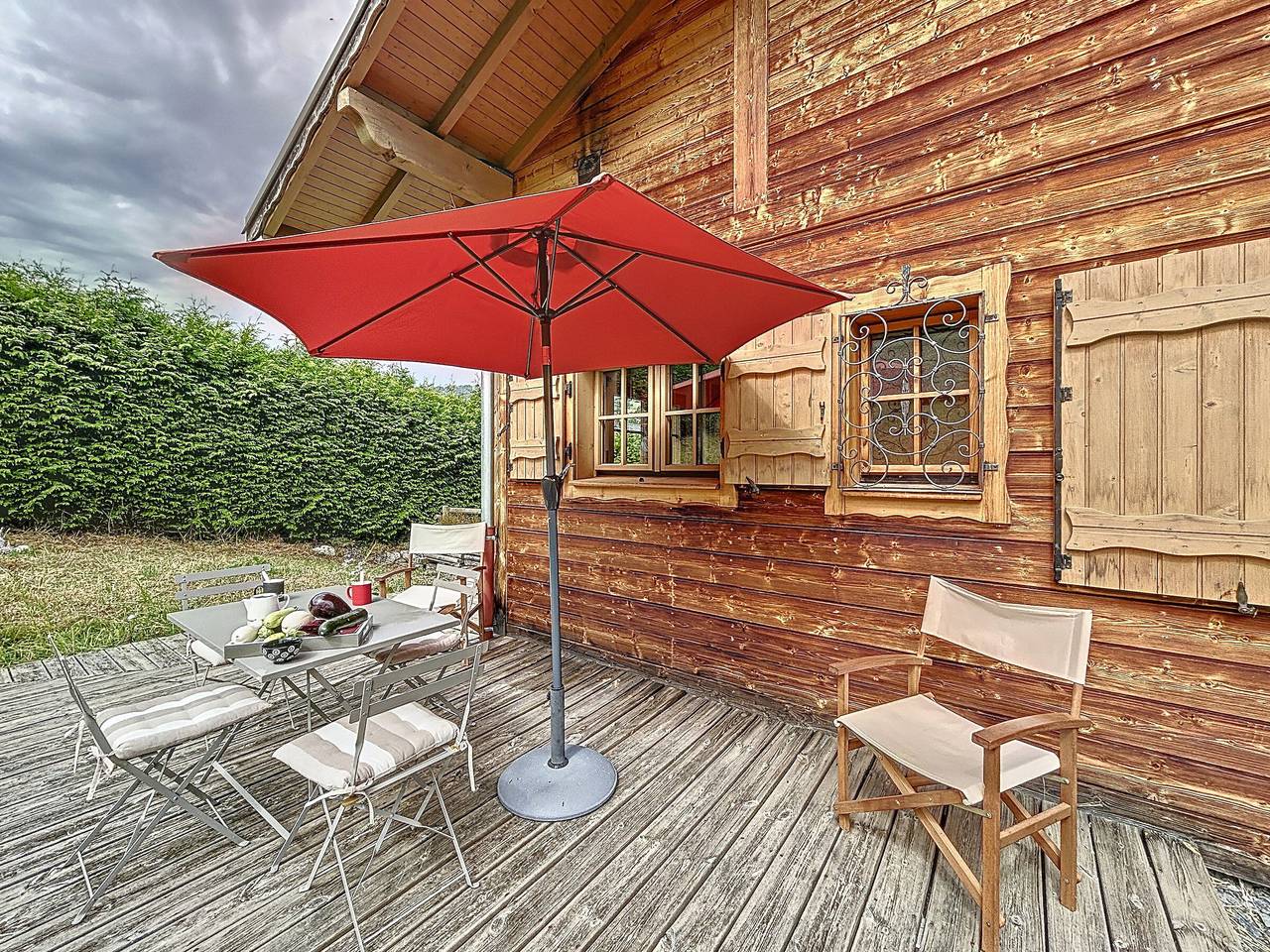 Appartement entier, Demi-chalet duplex proche télécabine avec Wifi in Combloux, Pays du Mont-Blanc