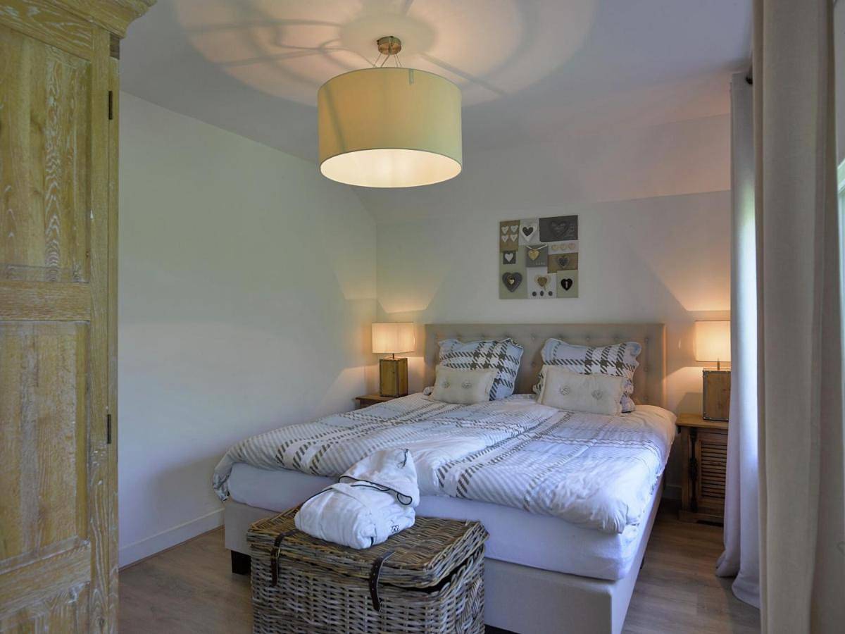 Four-Bedroom Holiday Home in Zuidzande, Seeländisch Flandern