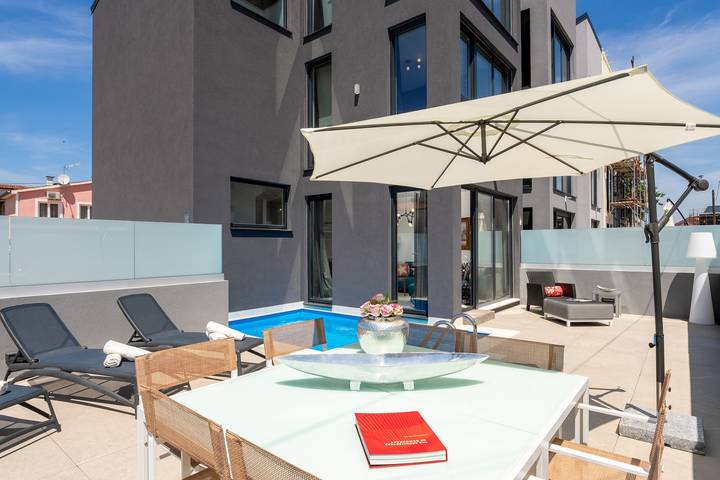 Villa pour 8 personnes, avec terrasse et piscine à Funtana - 3