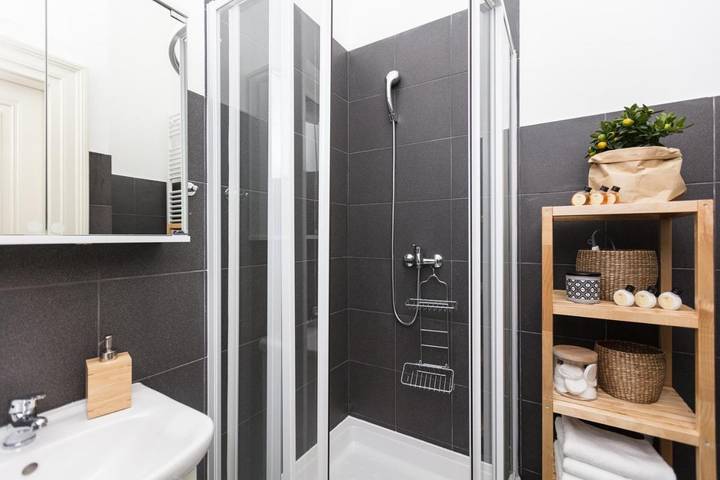Studio Apartment with Balcony in Nové Město (Praha), Prag