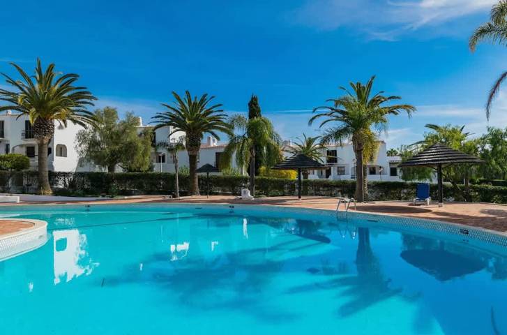 Appartamento vacanze per 5 persone, con piscina e giardino - 1