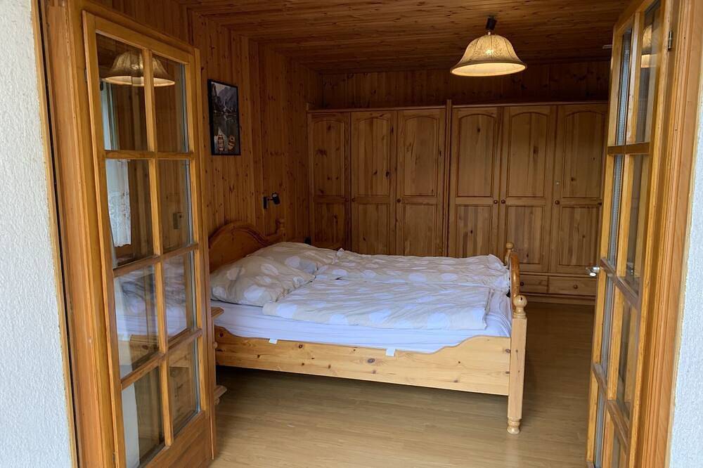 Chalet Anni: Gemütlich Wohnen im Wallis in Naters, Brig