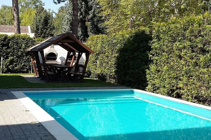 Ferienwohnung für 7 Personen, mit Garten und Sauna sowie Balkon in Siofok