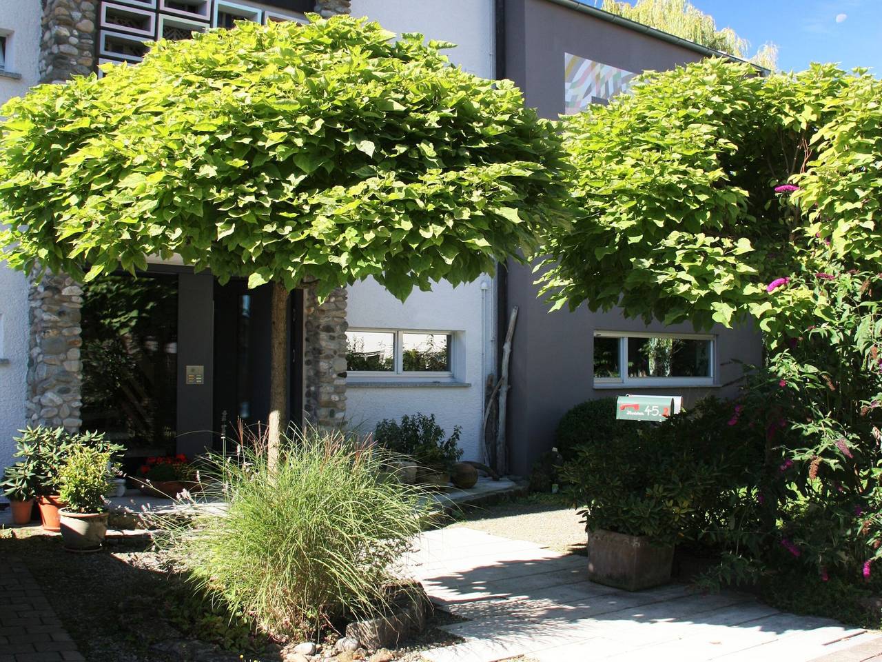 Ganze Wohnung, Apartment „Panorama“ mit Seeblick, privatem Garten und Wlan in Friedrichshafen, Region Bodensee-Oberschwaben