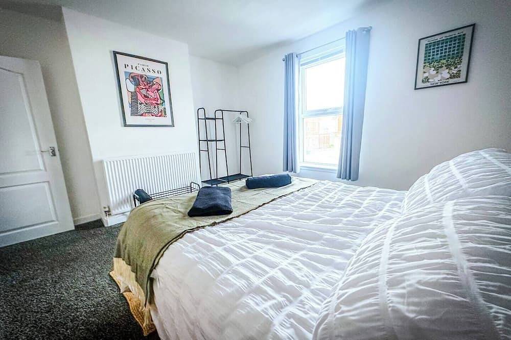Worsley Gem - Stylish Modern 2-Bedroom Holiday Let in Greater Manchester