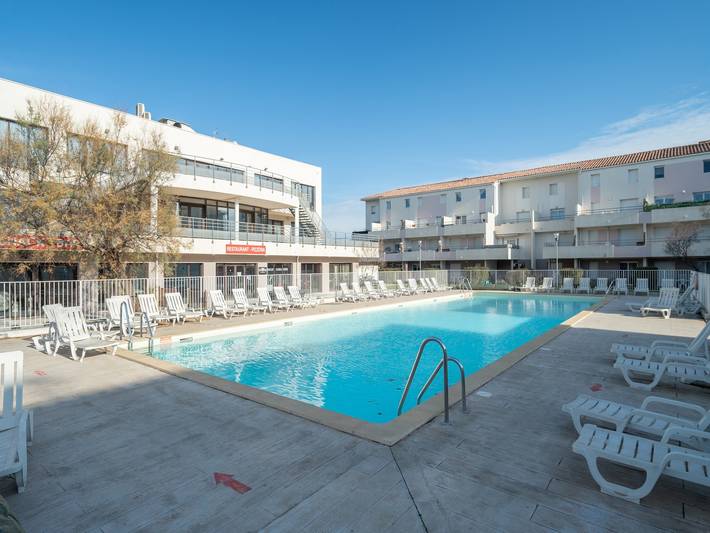 Location de vacances pour 4 personnes, avec piscine et terrasse au Le Grau-du-Roi