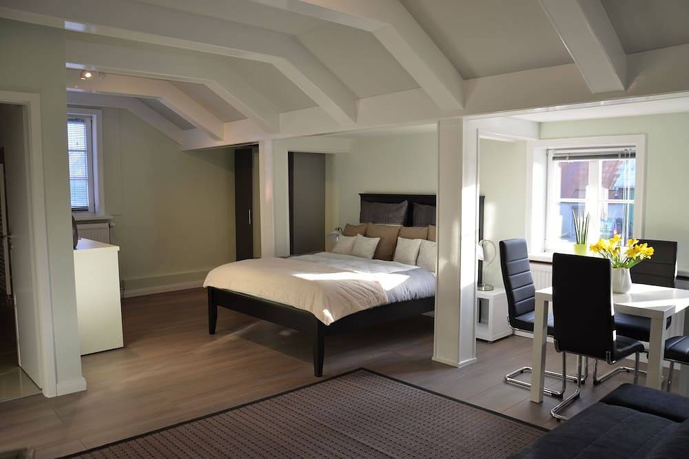 Ganze Wohnung, Neu gebautes Ferienapartment im modernen Landhausstil. 10 min Radweg zum Strand in Krokau, Südliche Ostseeküste