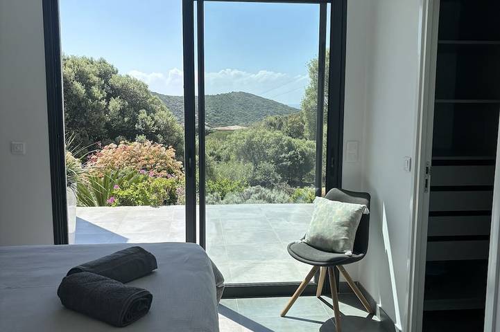 Location de vacances pour 6 personnes, avec jardin et terrasse à Monacia-d'Aullène - 4