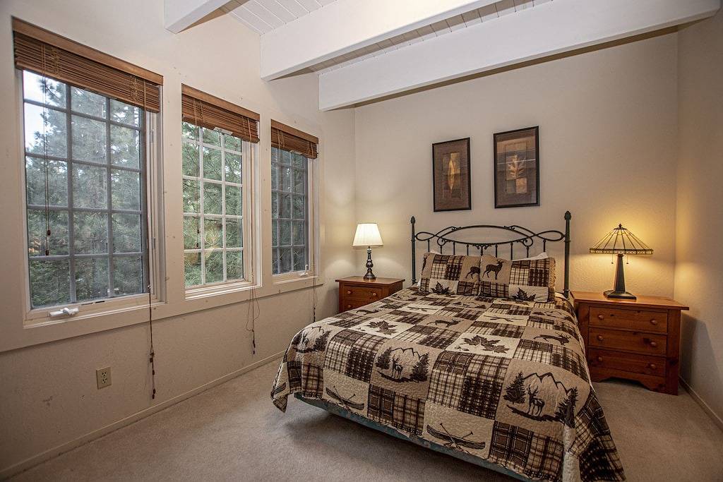 Erschwingliche, komfortable, geräumige Haus in Dollar Point, mit voller Hoa Annehmlichkeiten in Dollar Point, Placer County