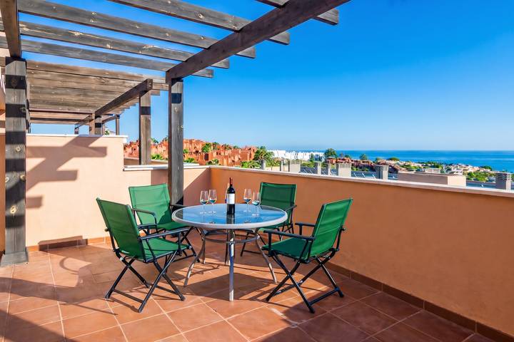 Ferienwohnung für 4 Personen, mit Garten und Balkon sowie Pool in Manilva