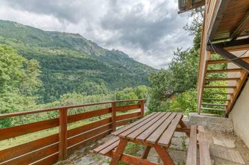 Chalet pour 5 personnes, avec balcon et jardin dans l' Isère