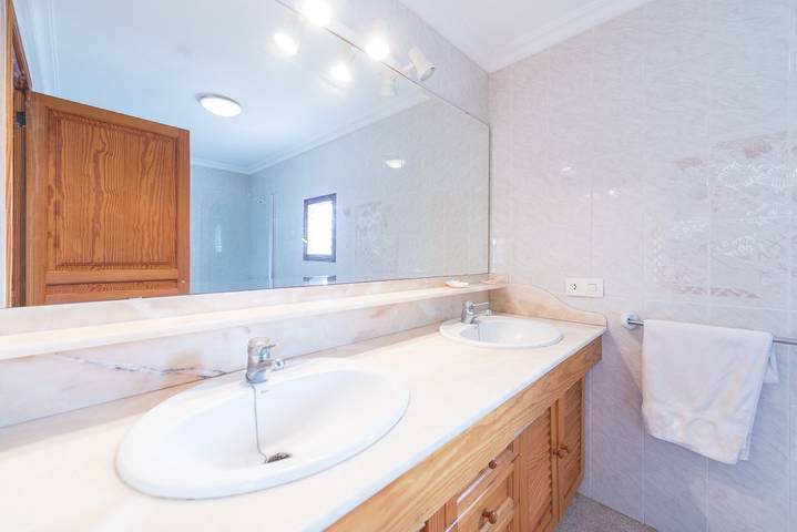 Chalet para 8 personas, con piscina además de terraza y jardín en Mallorca - 4