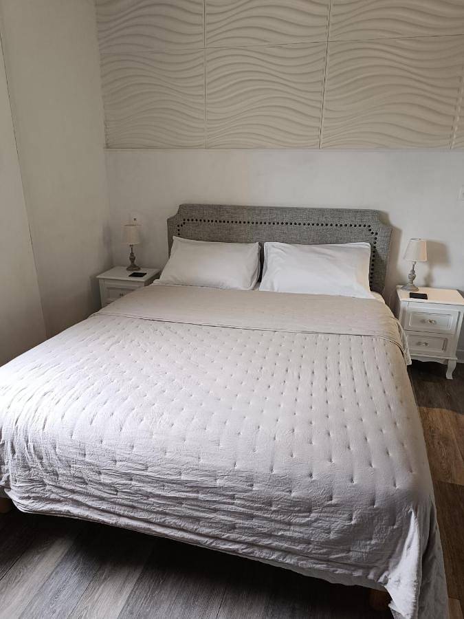 Chambre d’hôte pour 2 personnes, avec jacuzzi ainsi que jardin et piscine, animaux acceptés