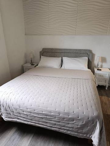 Chambre d’hôte pour 2 personnes, avec piscine ainsi que jardin et jacuzzi, animaux acceptés à Deaux