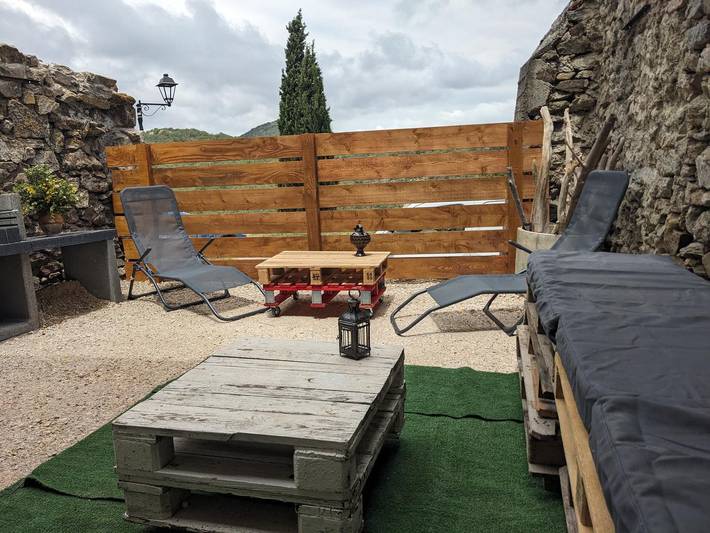 Gîte pour 6 personnes, avec terrasse, animaux acceptés à Quintillan - 2