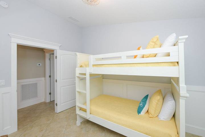 Vacation rental for 12 people, with balcony and hot tub in Anna Maria (FL)