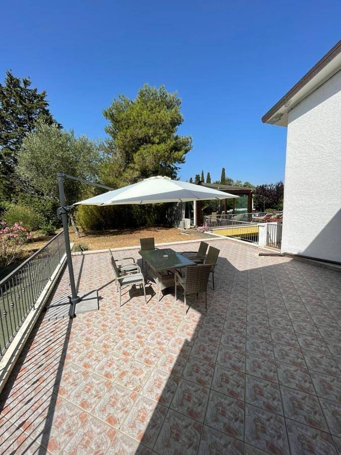 Villa Serena, con piscina, giardino, vicino al mare in Pesaro, Pesaro-Urbino