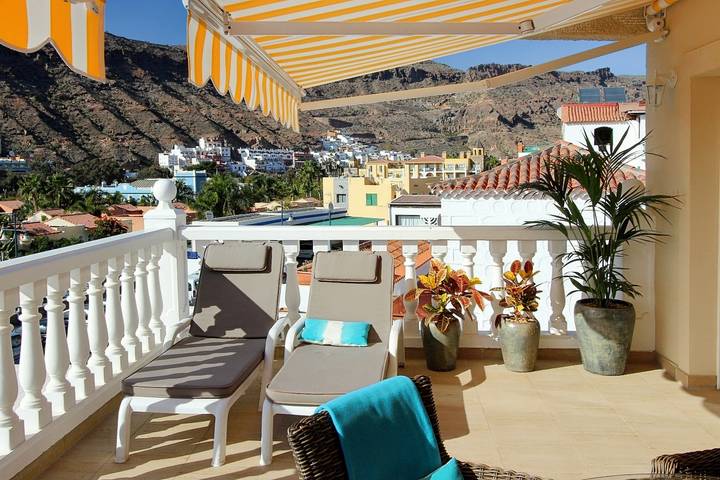 Ferienwohnung für 4 Personen, mit Meerblick und Balkon/Terrasse sowie Ausblick in Puerto de Mogan