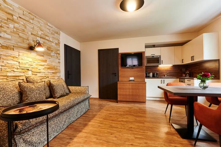 Vakantiewoning voor 4 personen, with Balkon and Tuin as well as Sauna in Kaprun