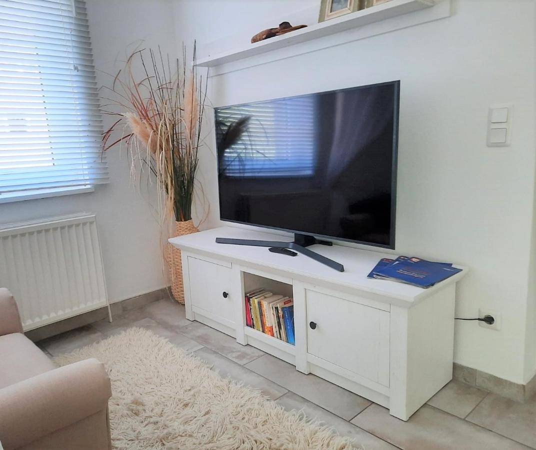 Ganze Wohnung, Two-Bedroom Apartment in Berlin Waidmannslust, Berlin