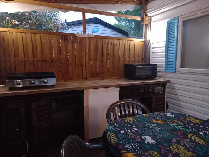 Location de vacances pour 6 personnes, avec terrasse ainsi que piscine et bassin pour enfant dans la Tamarissière - 4