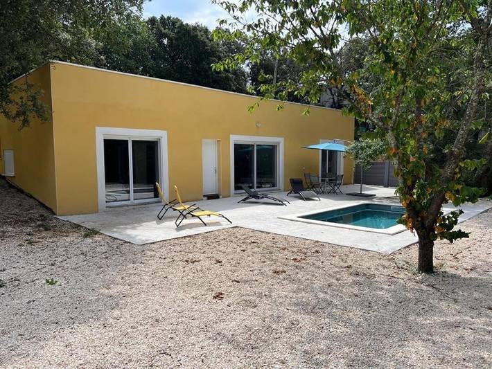 Location de vacances pour 6 personnes, avec jardin ainsi que piscine et vue à Sardan - 3