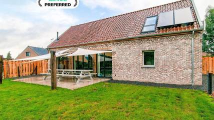 Ferienhaus für 10 Personen, mit Terrasse und Garten sowie Pool, mit Haustier in Flandern