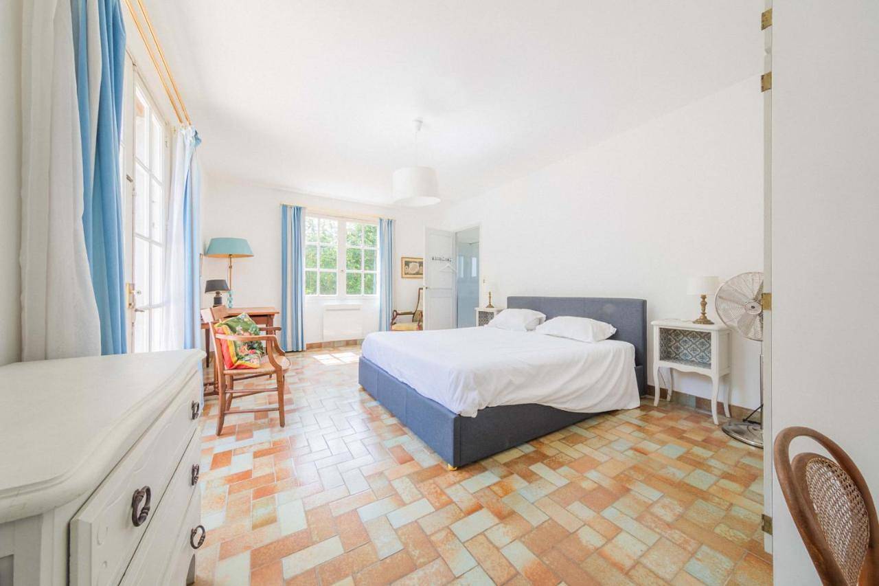 Four-Bedroom Holiday Home in Collonges-la-Rouge, Région de Brive-la-Gaillarde