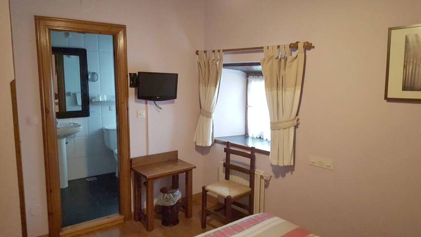 Hotel para 3 personas, con jardín y terraza en Cangas de Onís - 2