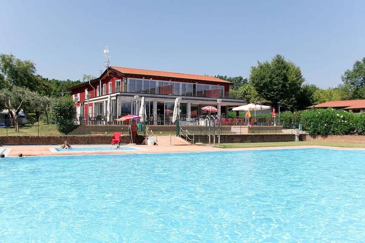 Bungalow für 4 Personen, mit Garten und Pool in Manerba del Garda