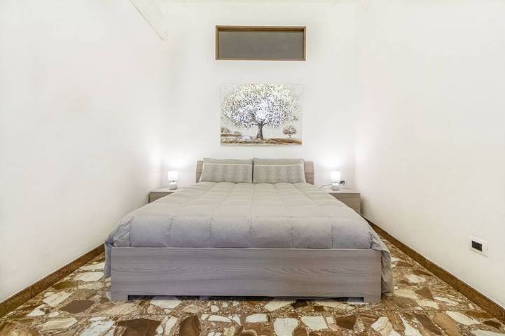 Entire apartment, Lovely Piazza santa maria Apartment in Sassari, Sassari Province