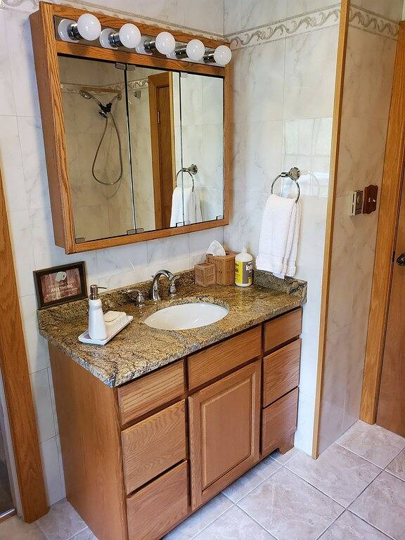 Private Lakefront- Poconos Getaway an einem ruhigen See in Monroe County (PA)