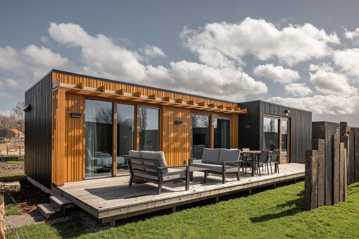 Ferienhaus für 4 Personen, mit Balkon/Terrasse und Terrasse sowie Garten in Scharendijke