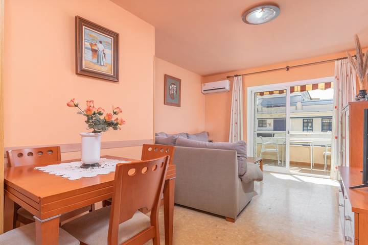 Appartement entier, Appartement 'Piso El Morche' avec piscine partagée, terrasse privée et Wi-Fi in Torrox Costa, Torrox