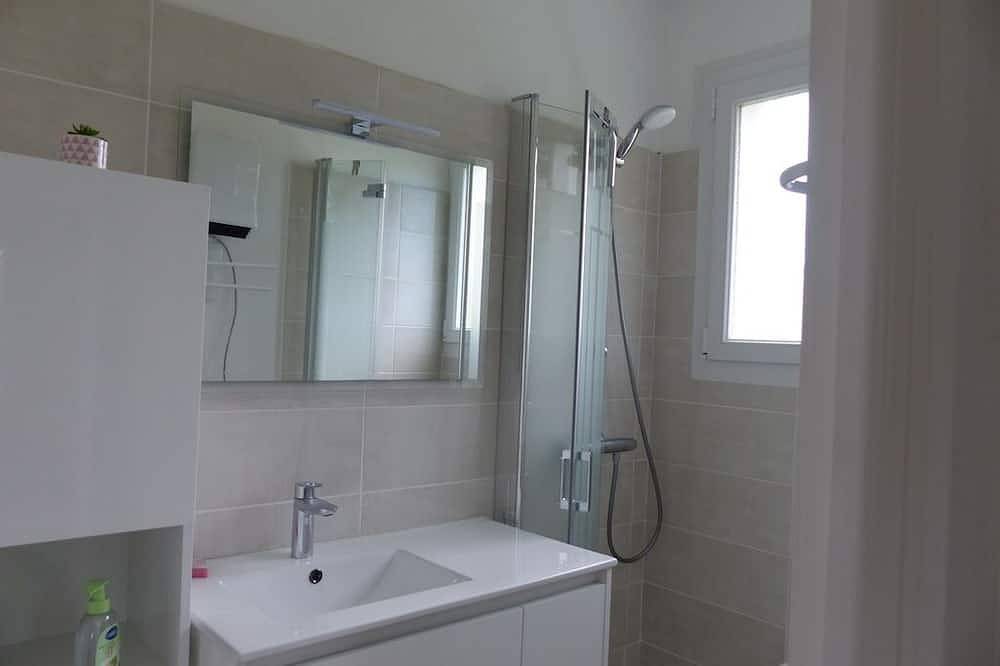 House with enclosed garden near town and beaches in Trébeurden, Pink Granite Coast