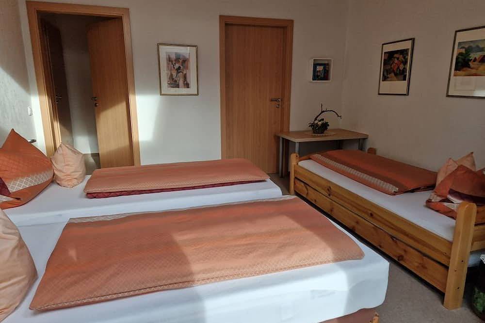 Ganze Wohnung, Ferienwohnung Anna, Dusche und  Wc - Haus Anna in Saarlouis, Mosel-Saar