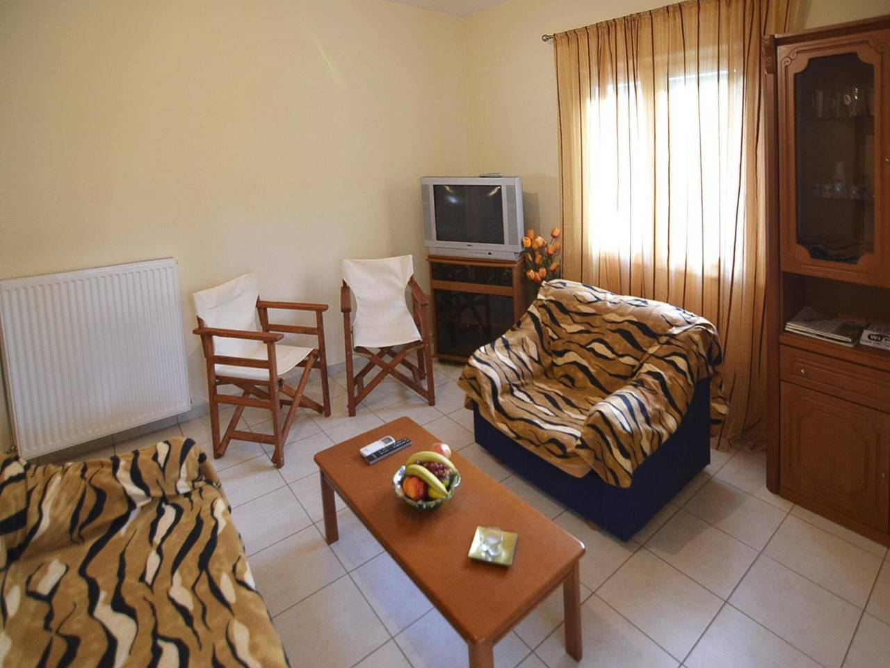 Apartamento entero, Apartamento 'Dimitra Family' con vistas a la montaña, Wi-Fi y aire acondicionado in Lasithi
