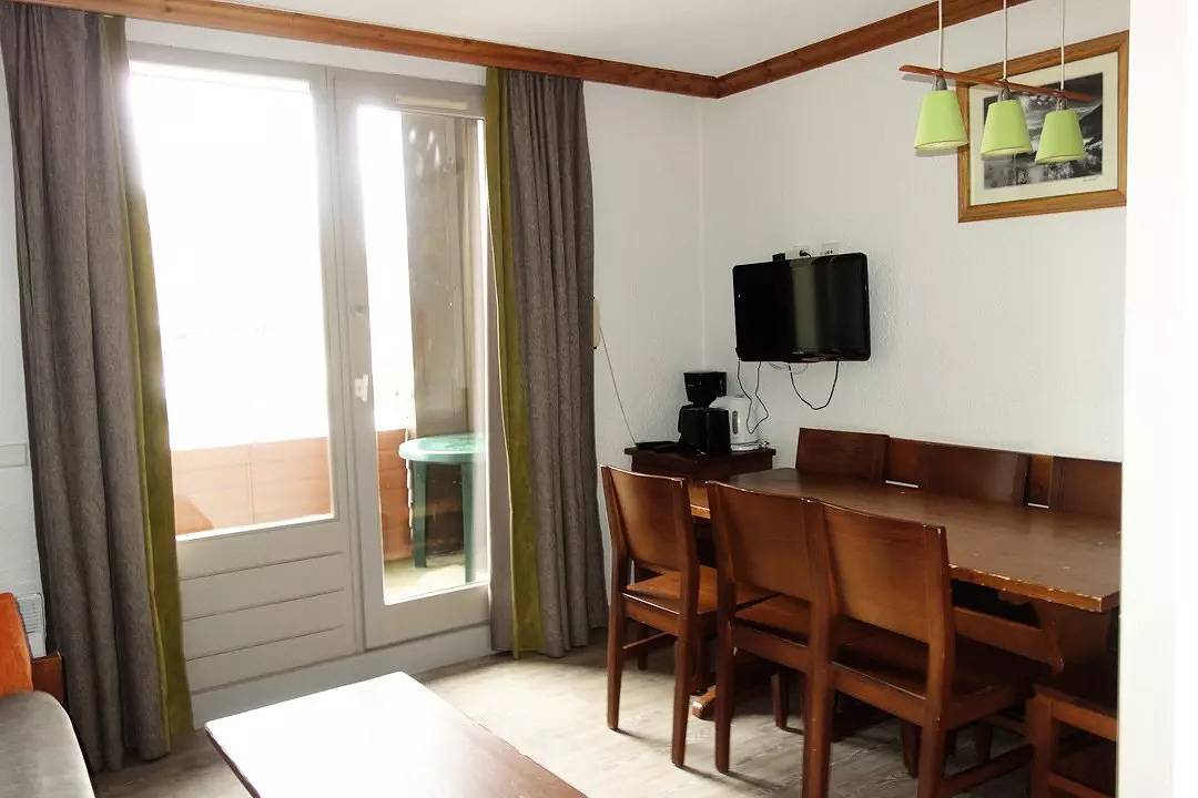 Entire apartment, Residence P&V Bergers Apt 707 in Huez, Écrins National Park