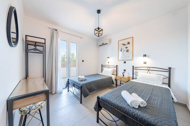 Apartment for 4 people, with garden and balcony in Kavos