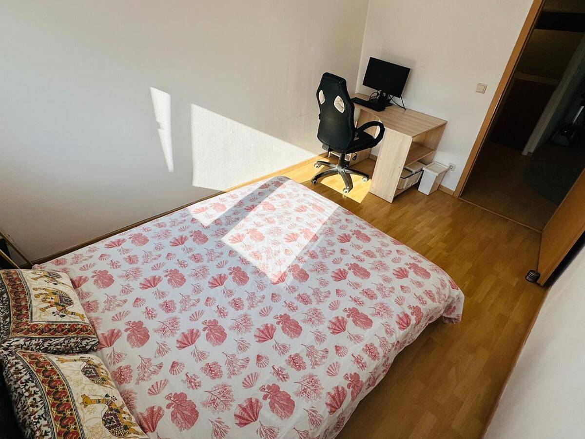 Appartement entier, Dudelange Centre Loft - 2 Rooms at Top Floor of the Big House in Dudelange, Luxembourg