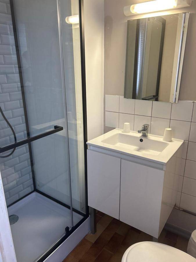 Hôtel pour 20 personnes, avec terrasse, animaux acceptés à Avensan - 2