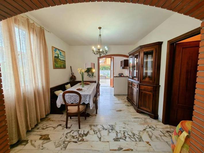 Agriturismo per 10 persone, con Balcone e Terrazza nonché Giardino e Panorama a San Giuliano Terme