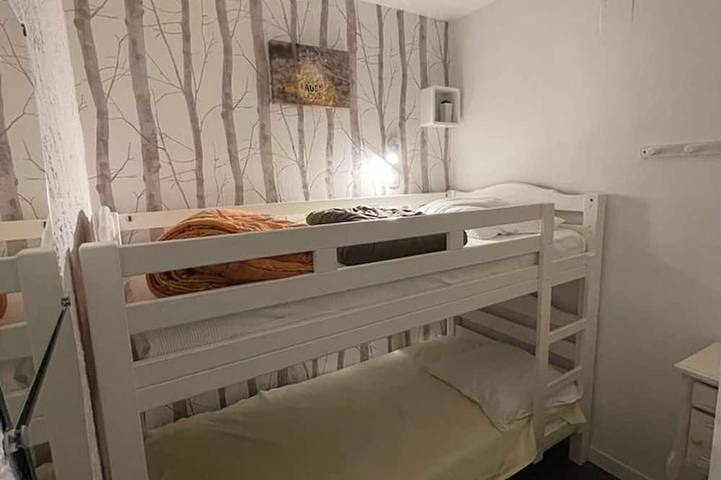 Appartement entier, Studio rénové avec balcon, au pied des pistes, accès WIFI in Le Lioran, Laveissière