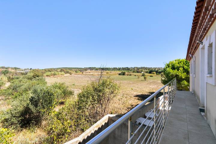 Studio entier, Appartement Céraria avec piscine partagée in Loupian, Côte méditerranéenne (France)