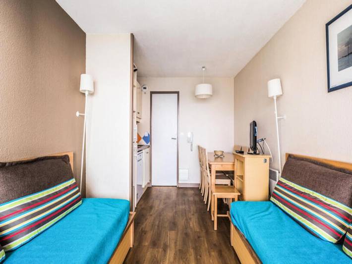 Gîte pour 6 personnes, avec piscine, adapté aux familles dans Theatre De La Licorne - 4